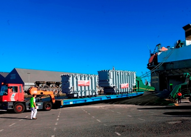 Embarque de carcasas de transformadores